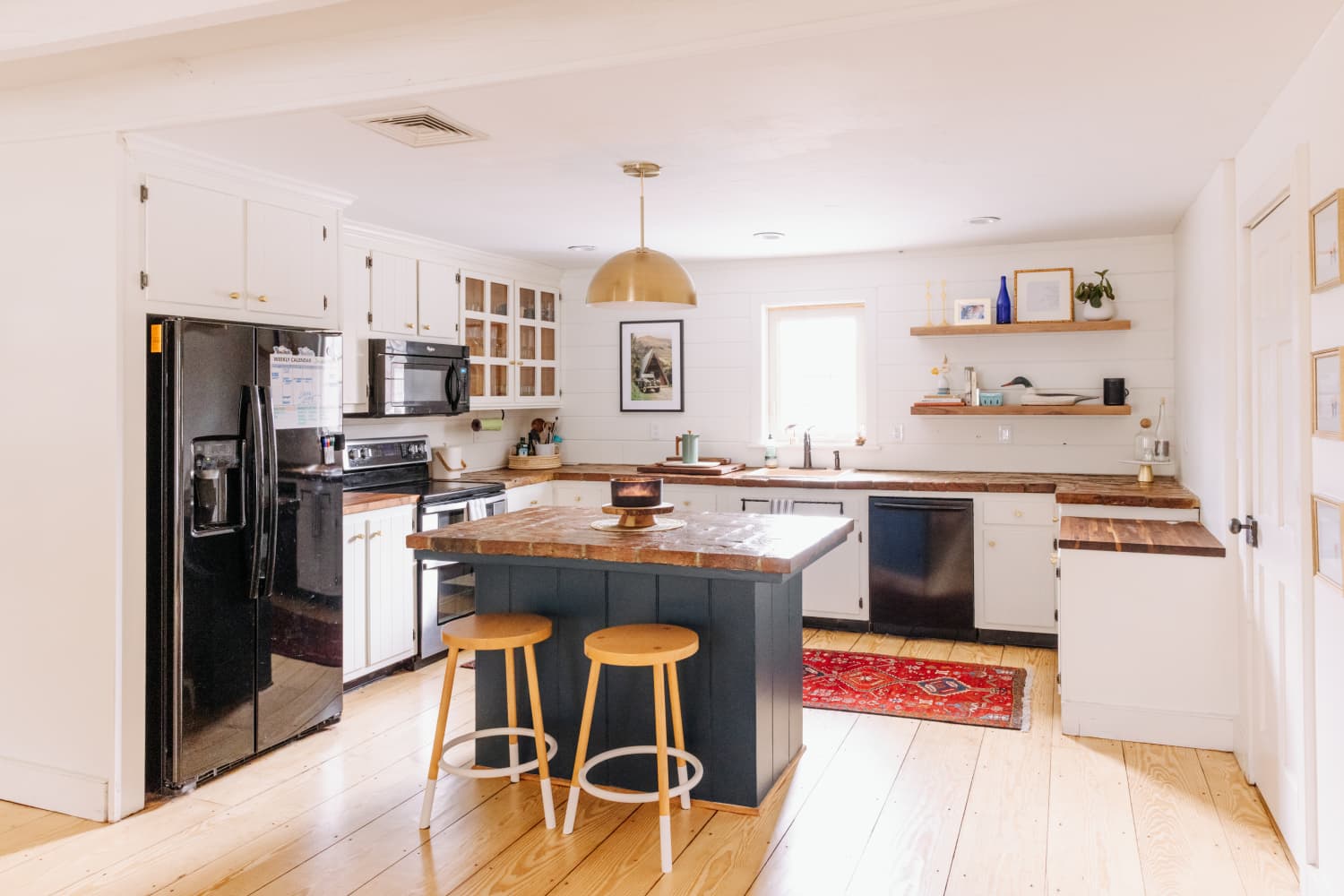 This “Disappearing” Kitchen Island Also Functions as Storage ...